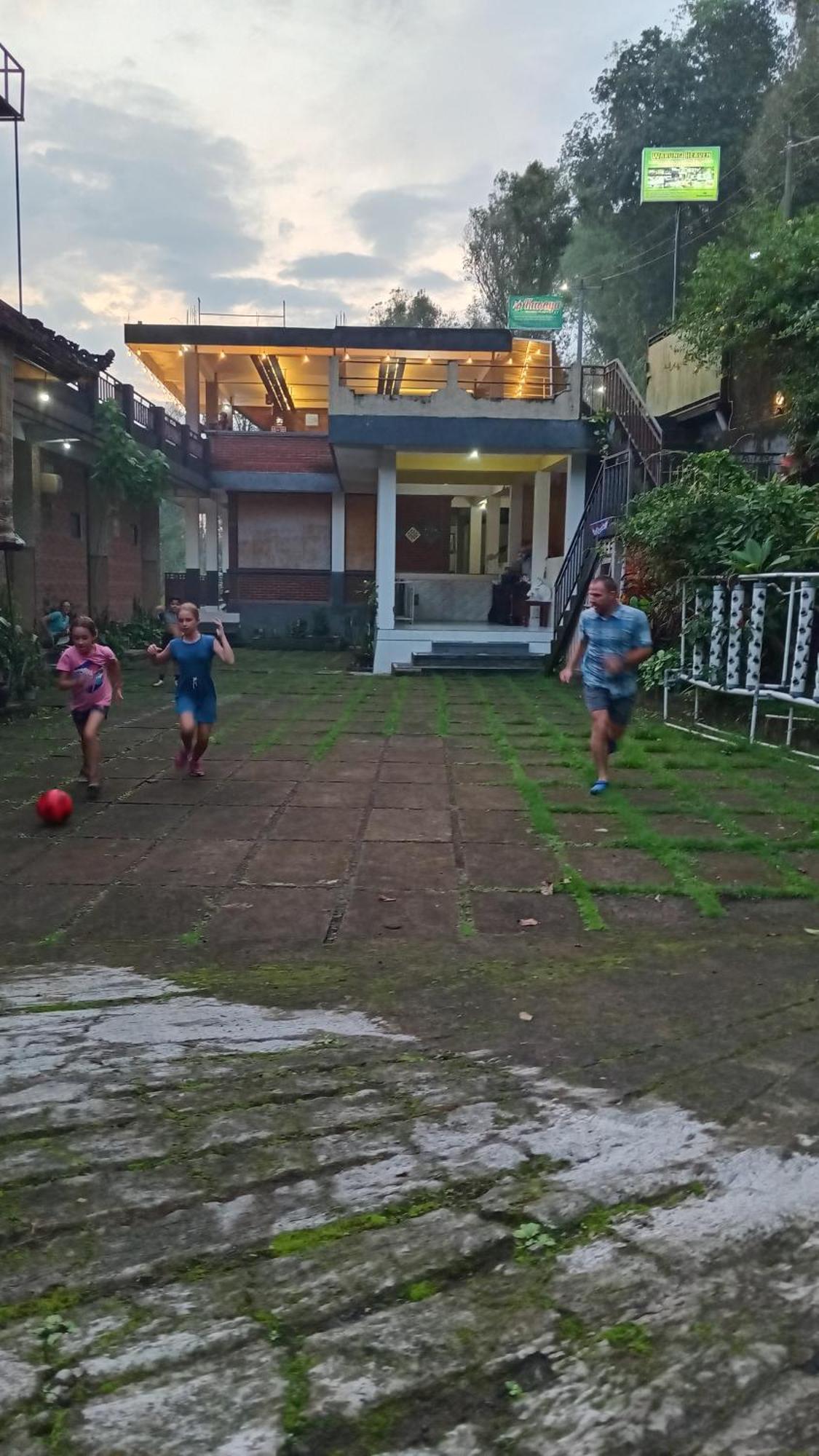 Kanaya Homestay & Warung Heaven Munduk  Exterior photo