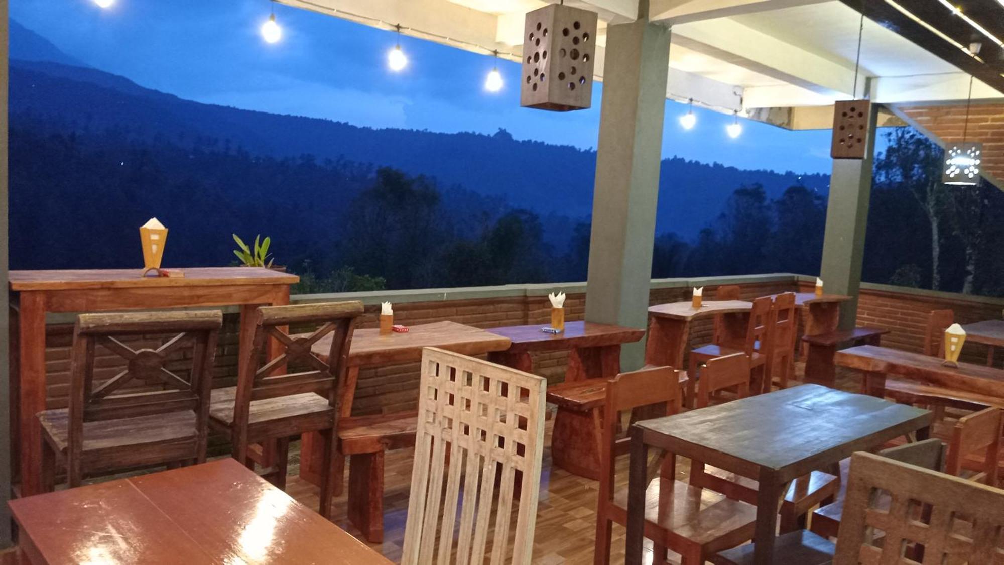 Kanaya Homestay & Warung Heaven Munduk  Exterior photo